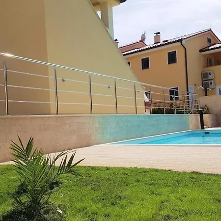 In Mit Privatem Pool *